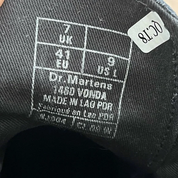 Dr. Martens 1460 Vonda Embroidered Roses Black Leather Boots Womens size 9 - Picture 2 of 11